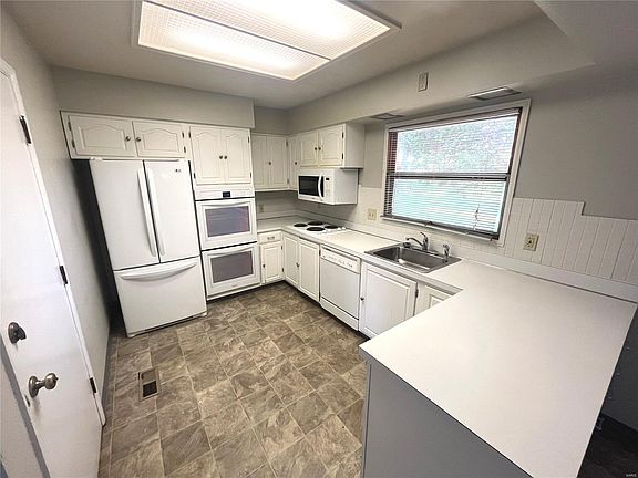4th image of 3782 Baville Ct