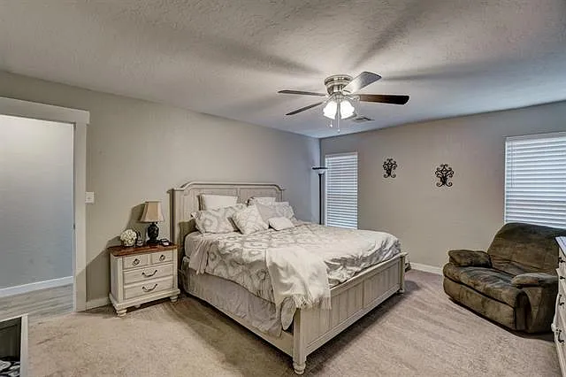 905 NE Dove Ln — Photo 12