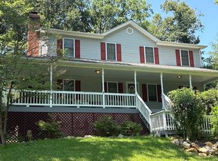 8978 Round Top Rd, Manassas, VA 20112
