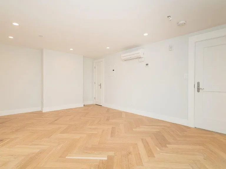 461 Massachusetts Avenue — Photo 35