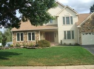 25 Brians Cir, West Windsor, NJ 08550