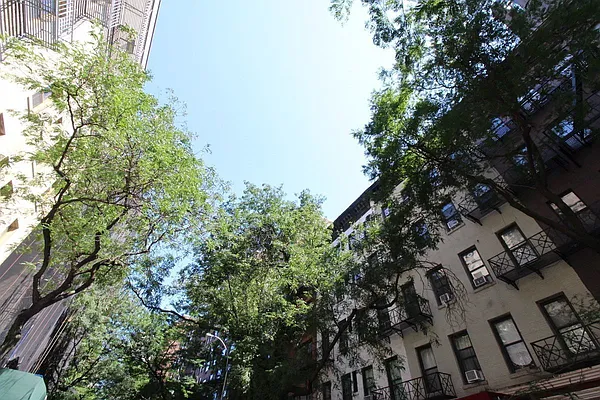 Rented by Luxor Homes & Investment Realty | media 21