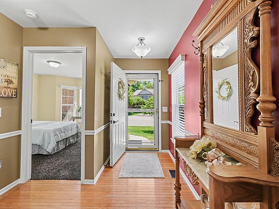 2nd image of 6015 Augusta Ct