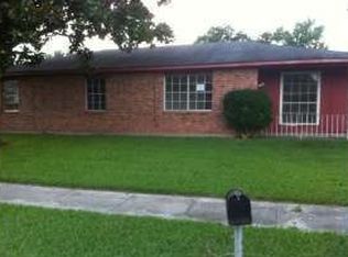 2828 Victoria Dr, Marrero, LA 70072