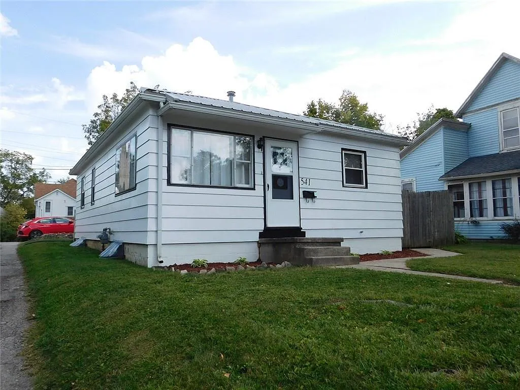 541 S Madriver St photo 1