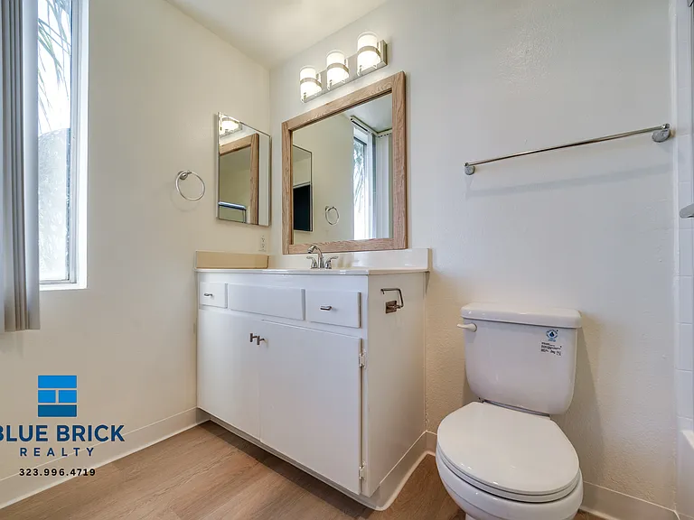 11225 Morrison St #118 — Photo 9
