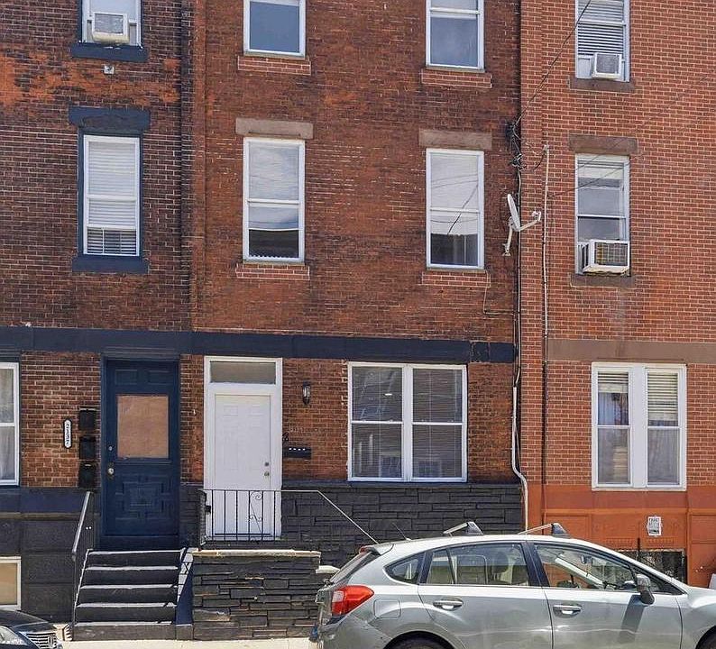 1st image of 2139 S 15th St