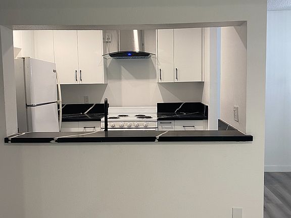 2nd image of 5460 White Oak Ave Unit E123