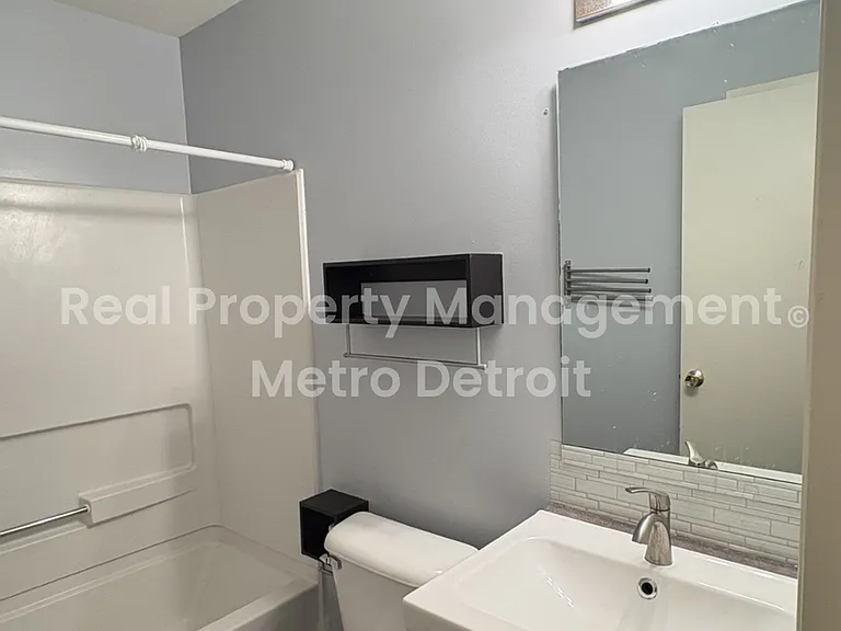 23322 Poplar Dr — Photo 11