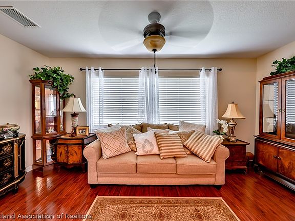3rd image of 146 Woodside Dr