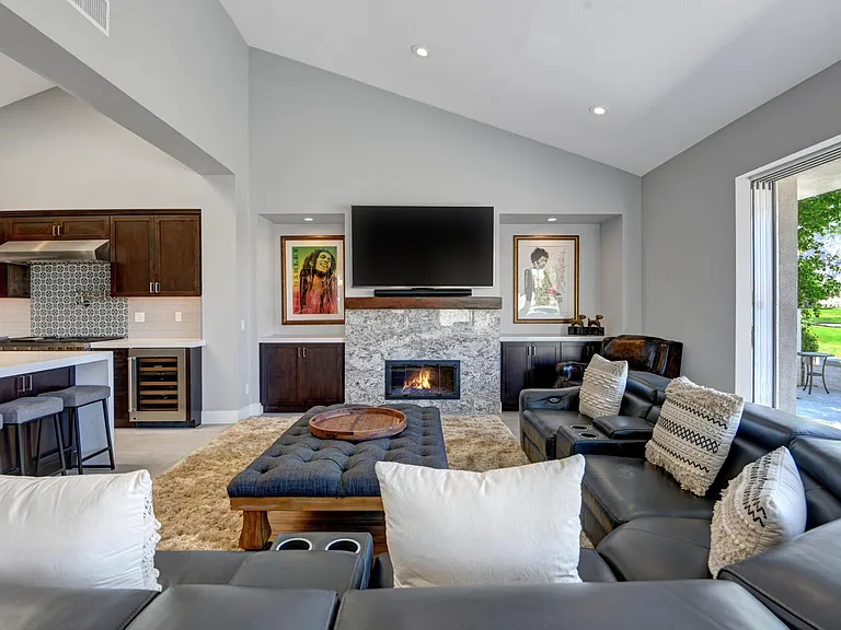 54435 Southern Hls — Photo 8