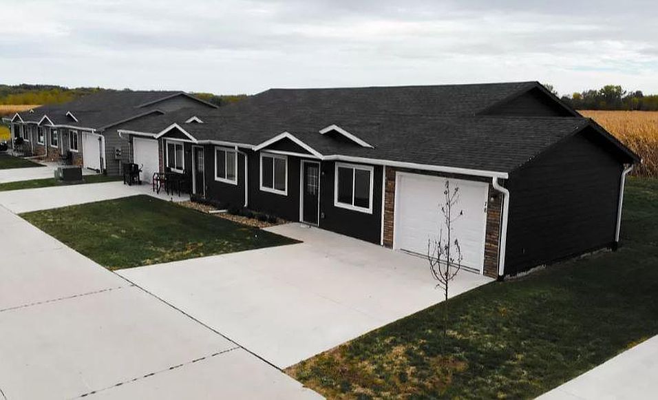 Unit 1127, Unit 1029, Unit 1100, Unit 1004, Unit 1130, Unit 1031, Unit 1011