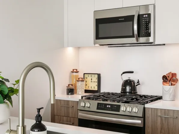 23-15 44th Road image 5 of 21