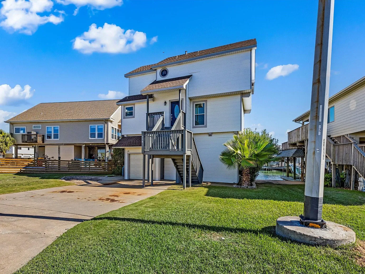 3 bed, 2.0 bath, 1304 sqft, $3,250 — Photo 4
