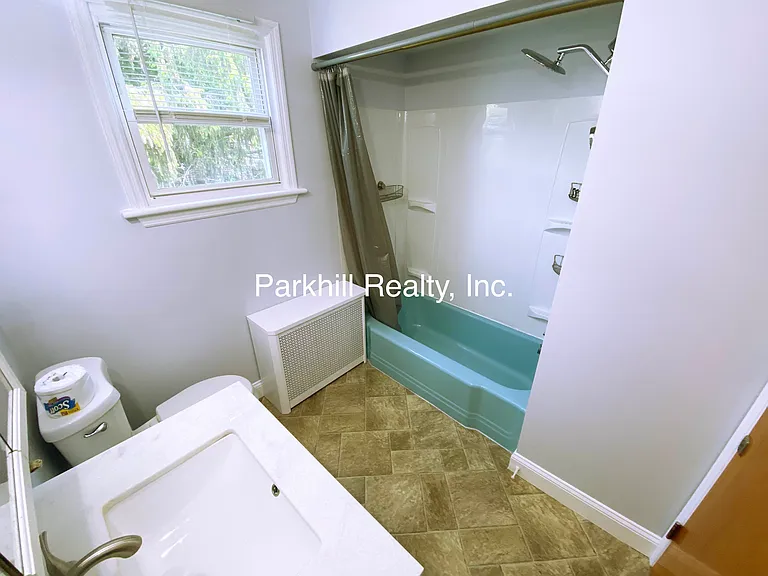 641 George St — Photo 6