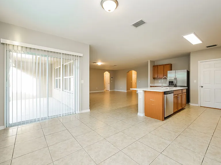 2564 Surfside Blvd — Photo 7