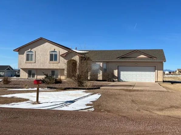 887 E Sandusky Dr, Pueblo West, CO 81007