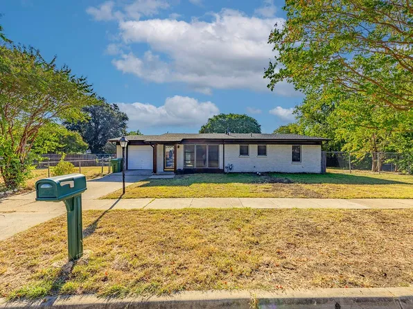 8008 Lazy Lane Rd, North Richland Hills, TX 76180