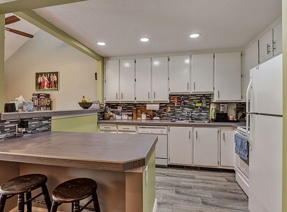 5th image of 8105 S Cottonwood Hills Cir