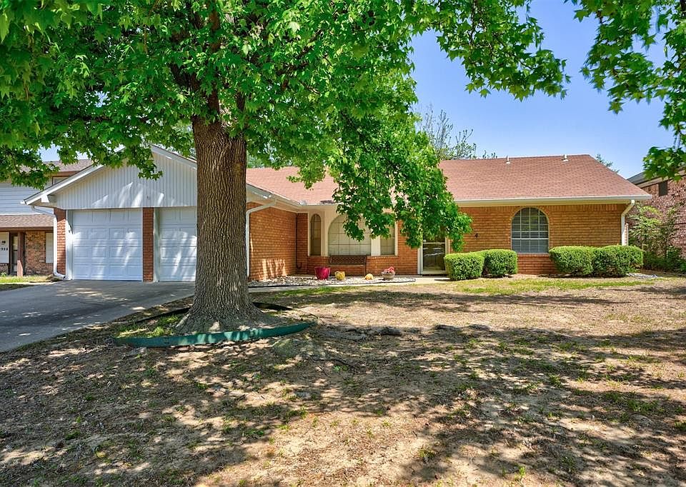 1st image of 2904 N Redmond Ct