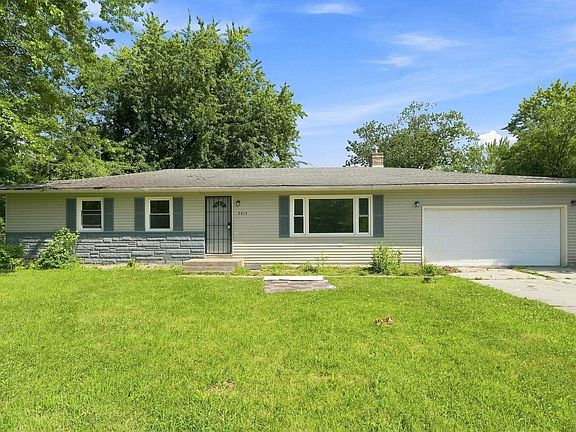 2nd image of 2917 Dexter Dr