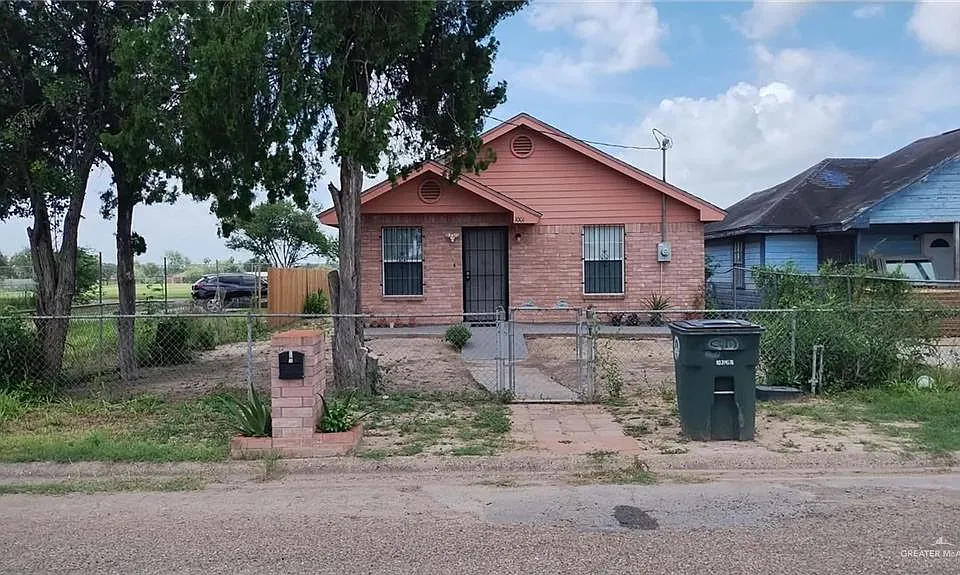 1001 Hidalgo St
