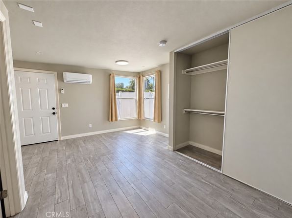 1654 La Golondrina Ave