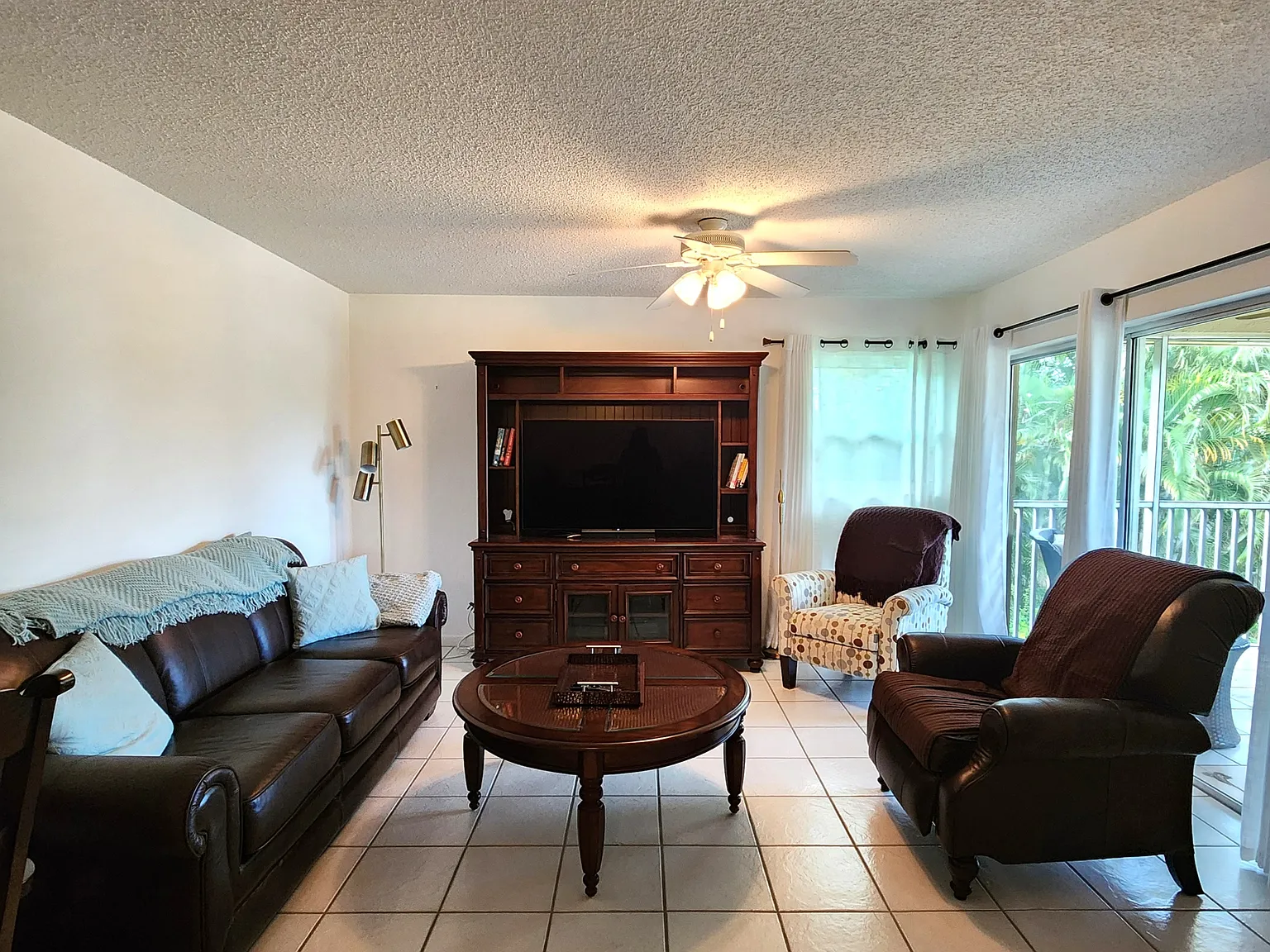 2000 Alamanda Drive - 206 — Photo 3