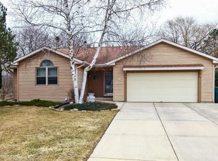 1173 Riverbend Dr, Hartford, WI 53027