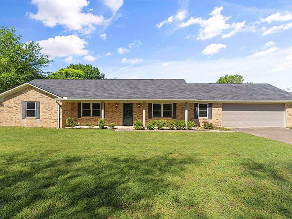 3rd image of 453 Pamela Dr