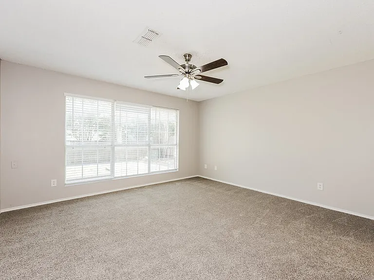 3229 Kathy Ln — Photo 10