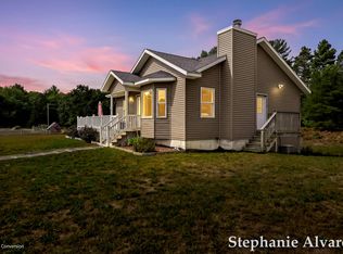 8616 S 72nd Ave, Montague, MI 49437