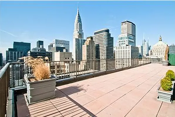 Rented by Compass | media 27