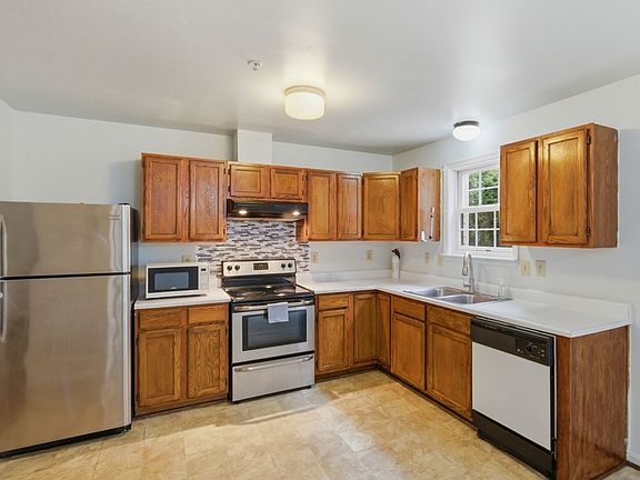 4th image of 1033 Higgins Way #1