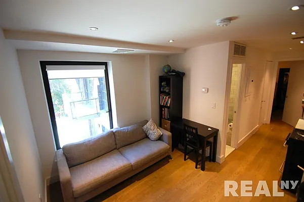 Rented by REAL New York | media 26