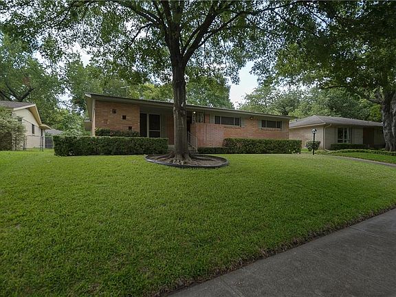 3rd image of 11736 Dixfield Dr