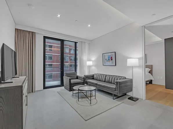 522 West 29th Street image 8 of 20