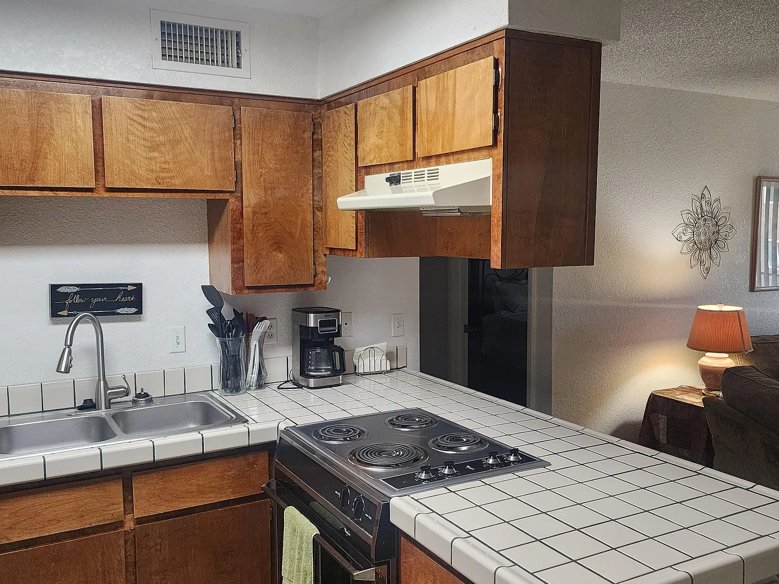 1 bed, 672 sqft, $1,100 — Photo 2