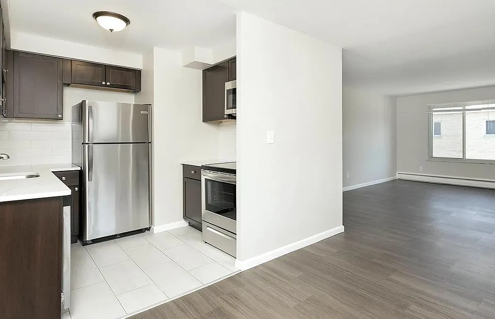 3330 Greenfield Rd — Photo 1