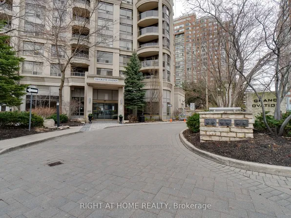310 Burnhamthorpe Rd W #1713, Mississauga, ON L5B 4P9