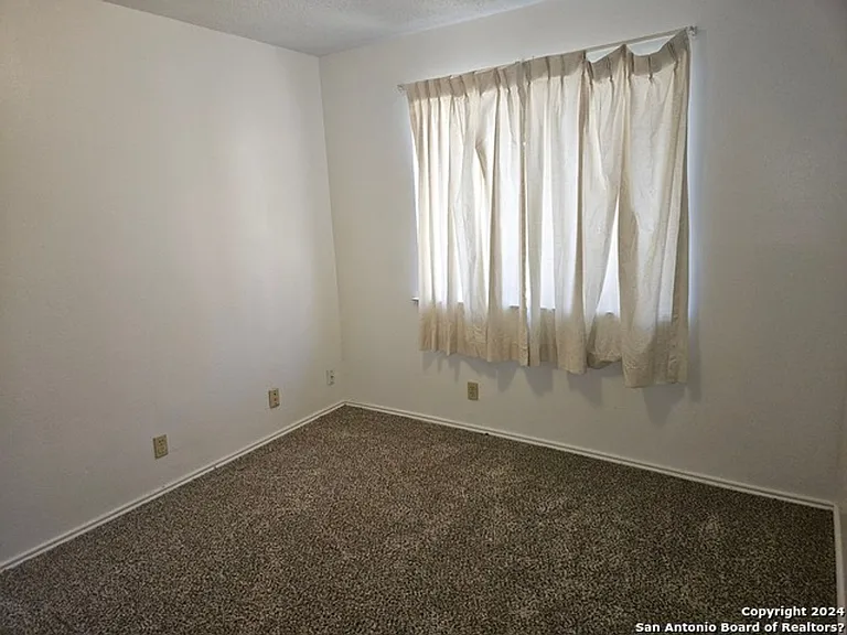 5319 Ashbury Dr — Photo 7