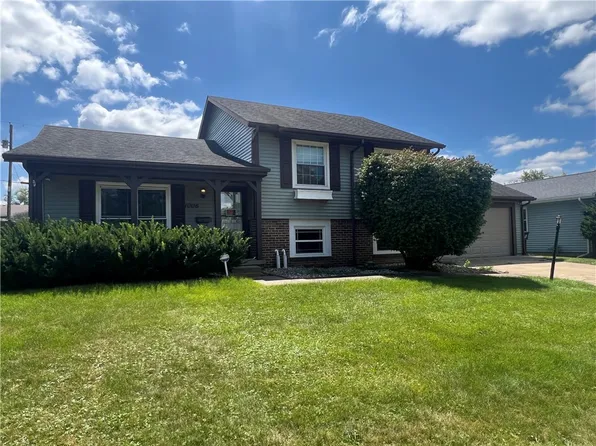 1006 Sunset Rdg, Danville, IL 61832