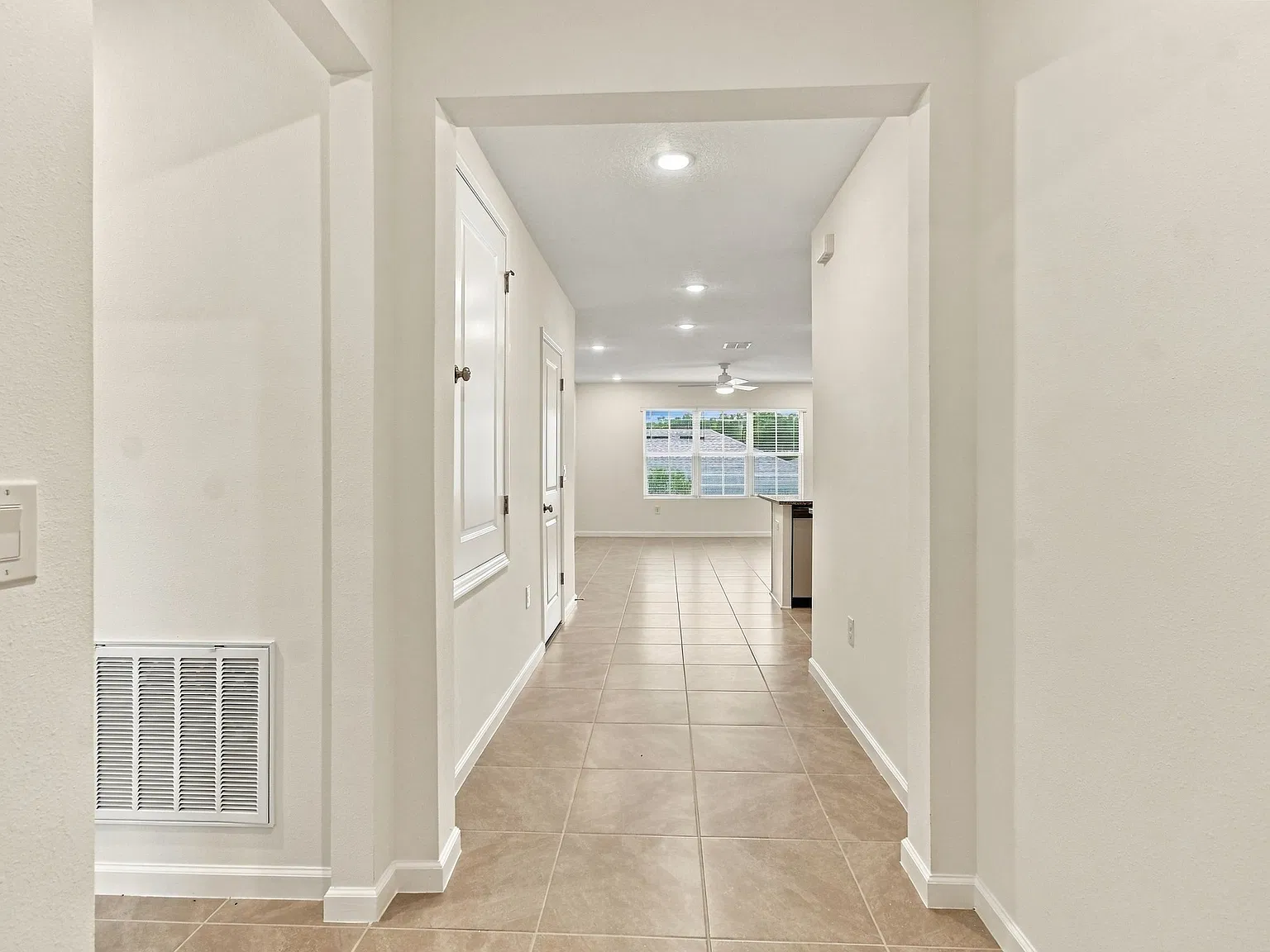 3 bed, 1831 sqft, $2,100 — Photo 2