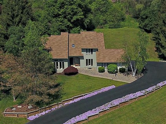 3rd image of 7 Lawton Dr