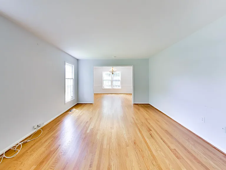 991 Farm Haven Dr — Photo 6