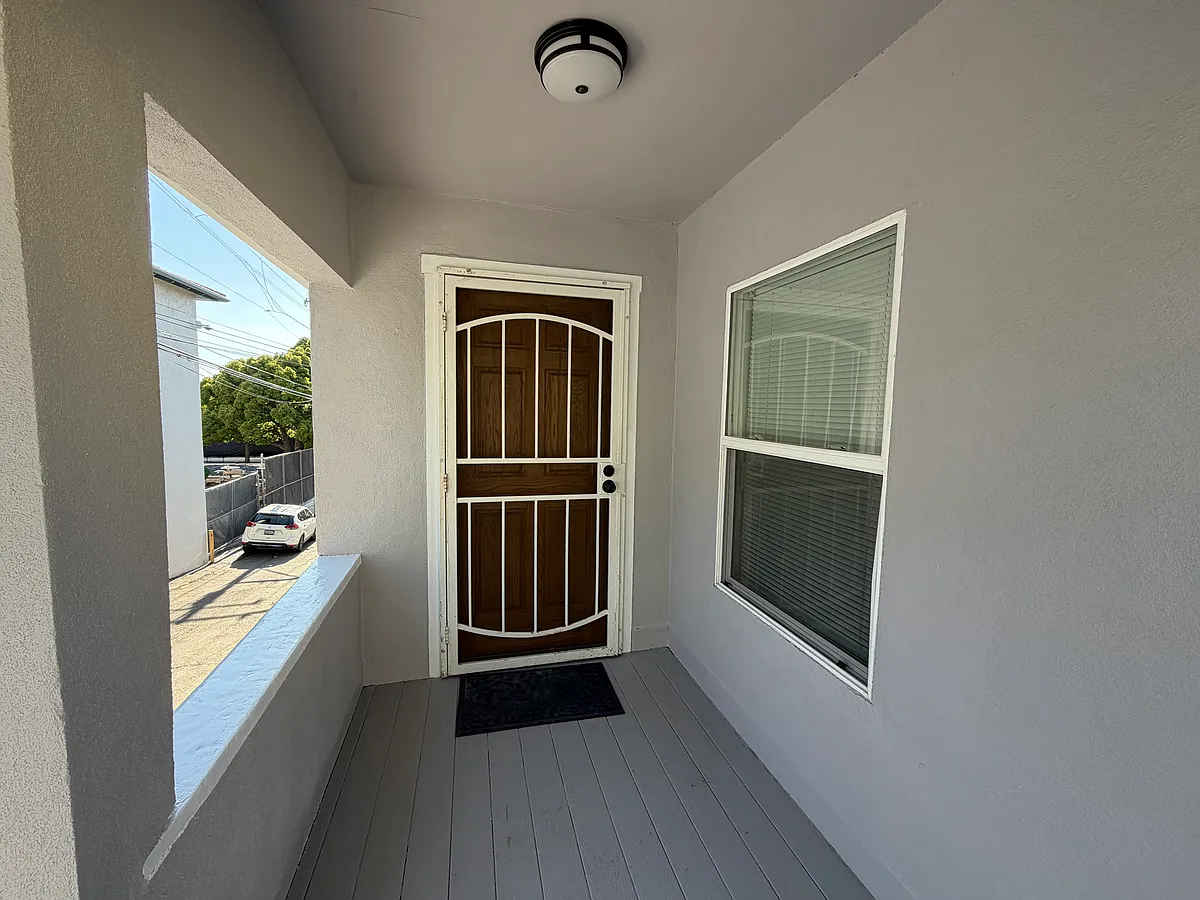 Building Photo - 723 1/2 Florida St #1/2
