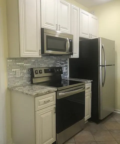 902 Southern Creek Dr — Photo 10