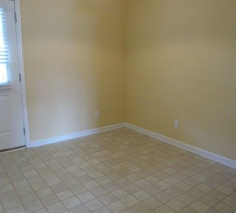 4th image of 354 Laurel Oak Ln