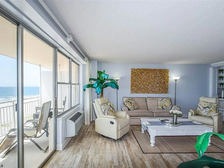 9400 Atlantic Ave #1003 — Photo 5