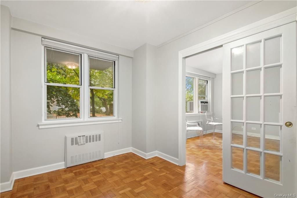 3 Bed 2 Bath Property, New York • 1,300 Sq Ft